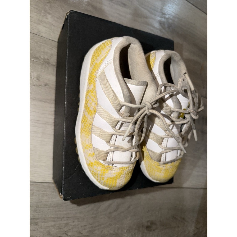Air Jordan 11 Low Snakeskin Yellow 2023 Size 9c